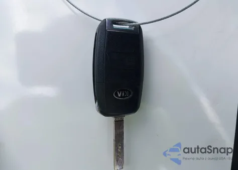 2018 Kia Optima S из США, поврежденный, VIN 5XXGT4L30JG203344